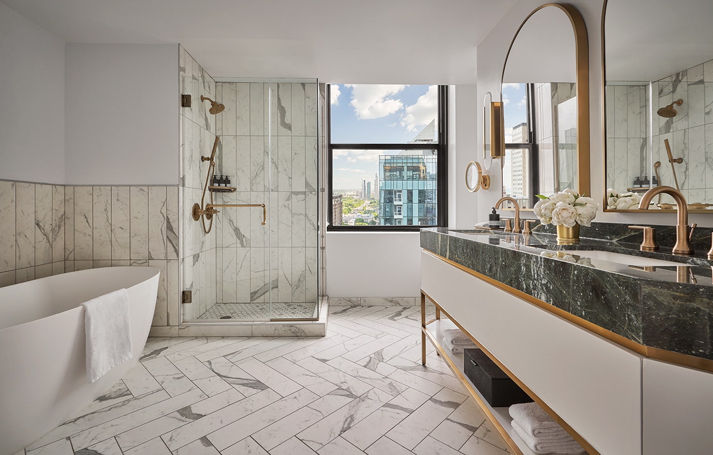 Pendry Chicago bathroom