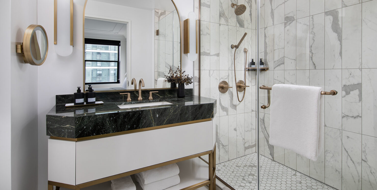The bathroom of a guestroom at Pendry Chicago
