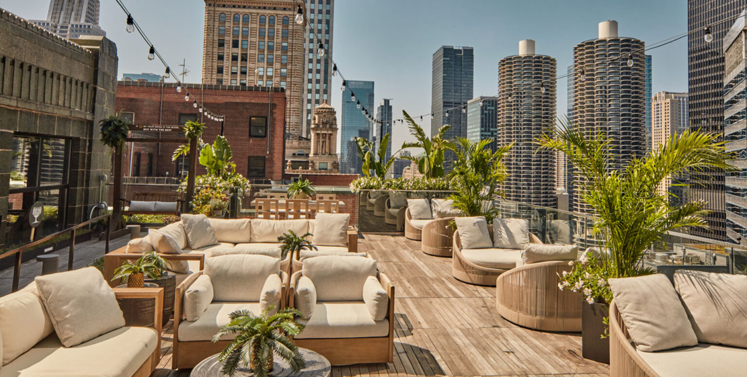 Chicago rooftop dining at Pendry Chicago