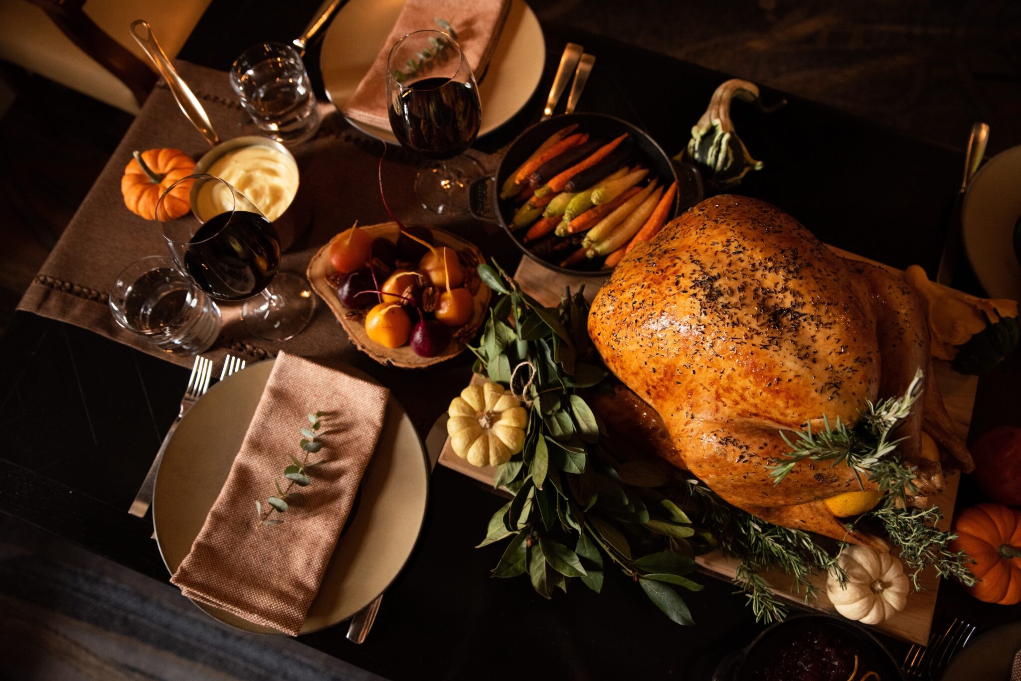 Thanksgiving-Turkey-Table-Overhead