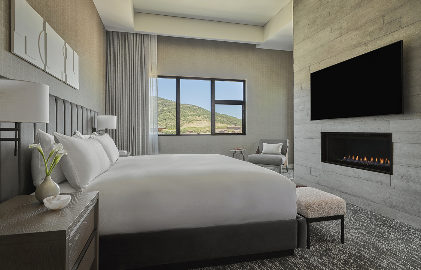 a king bed at Pendry Park City