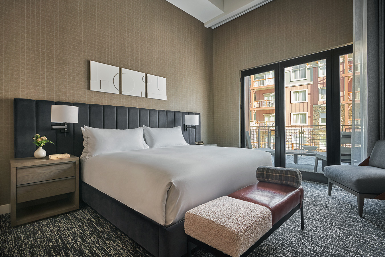 A king bed at Pendry Park City