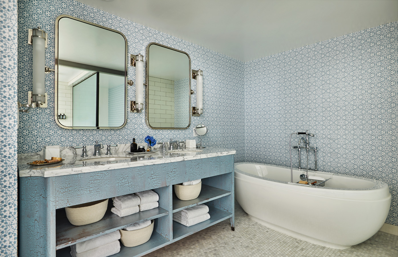 A room bathroom with tub at Pendry San Diego