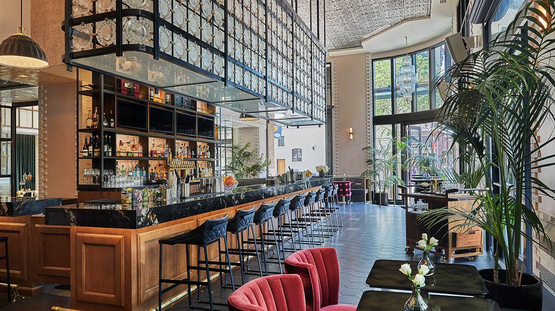 bar at fifth 4 rose at Pendry San Diego