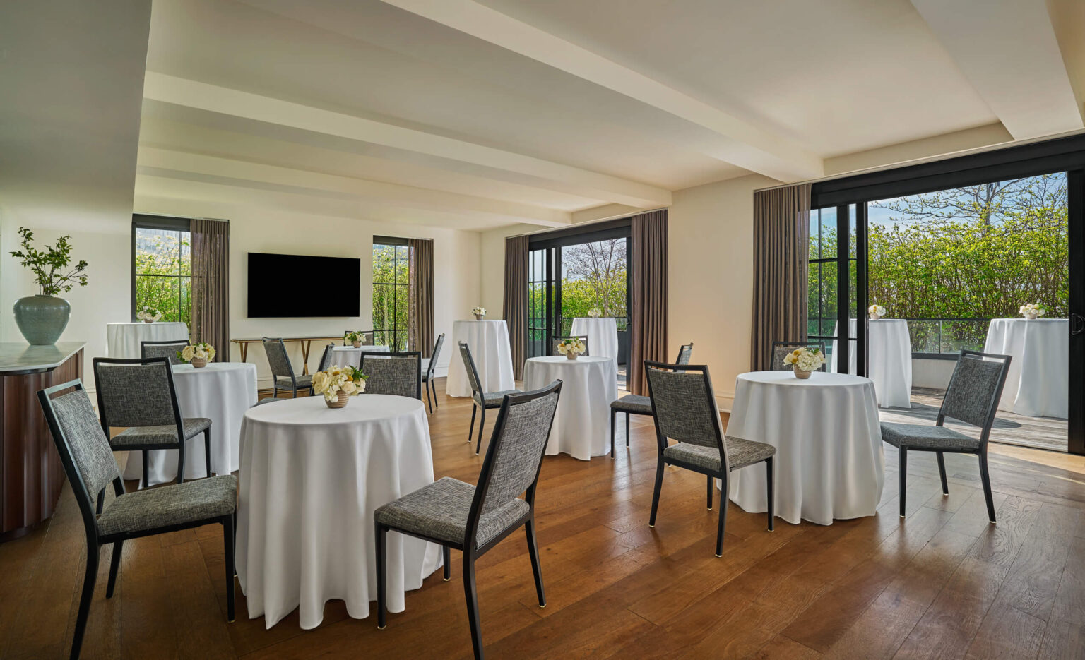 Meeting space at Pendry Baltimore hotel.