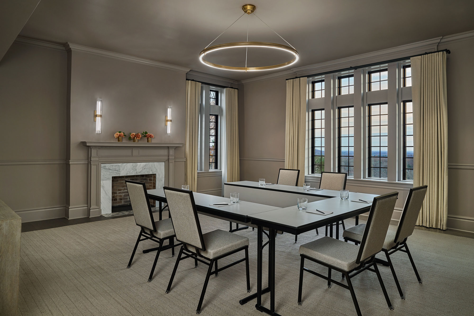 Maple room at Pendry Natirar set up for a meeting.